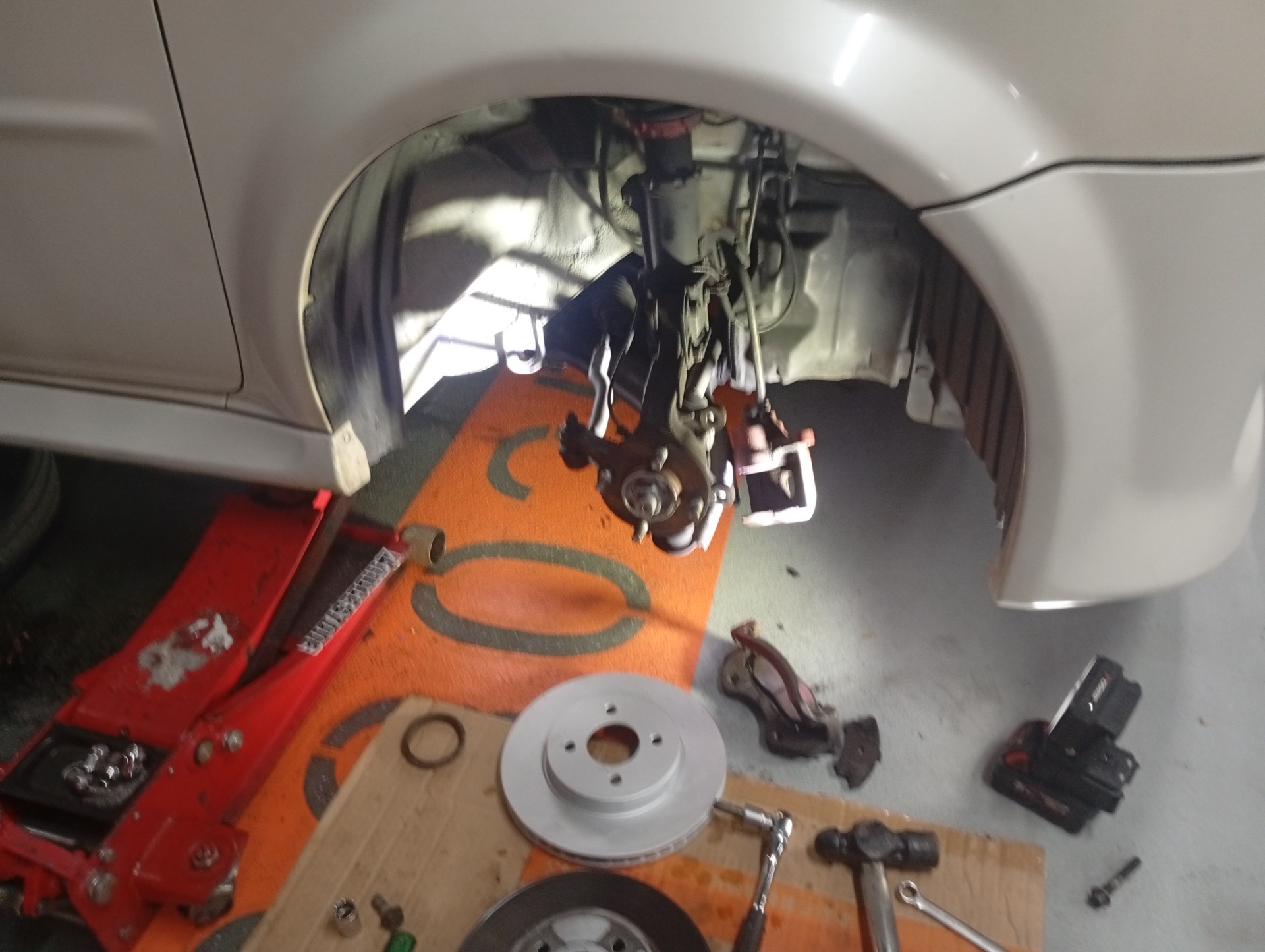 專業汽車維修服務”日本車專科”歡迎查詢6496 8624豹仔24小時救車