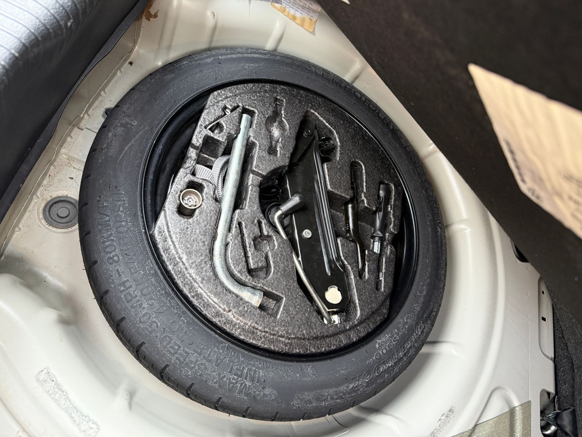 上門代客更換士啤呔 24小時救援服務 64968624豹仔查詢 快到達 價錢平